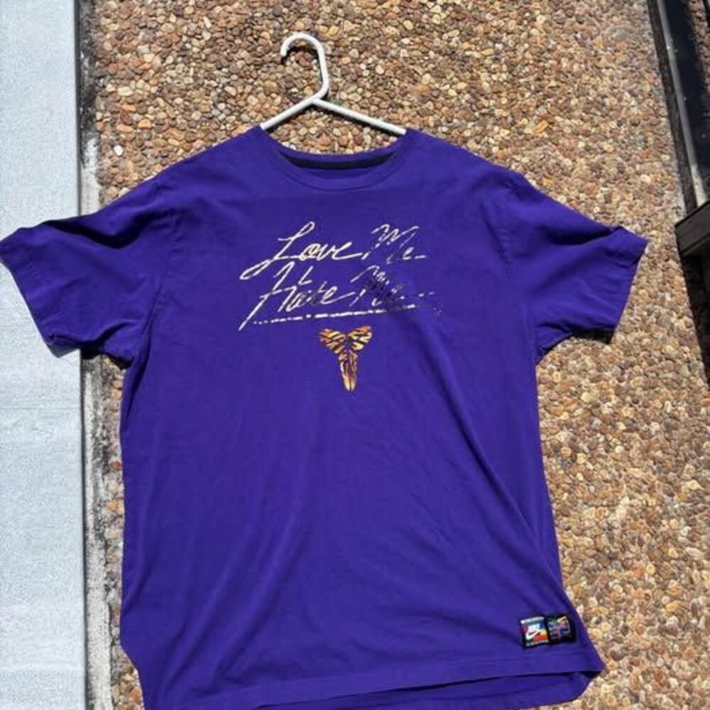 Nike Kobe Bryant "Love Me Hate Me" T-Shirt